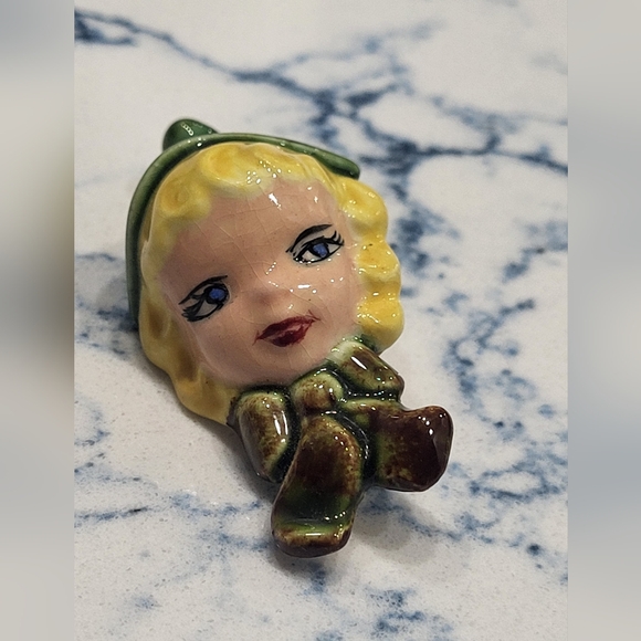 Vintage Small Ceramic Pixie Brooch - Picture 6 of 8